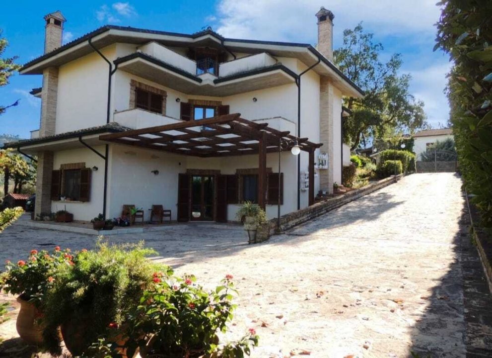 Vendita villa in zona tranquilla Turrivalignani Abruzzo foto 1
