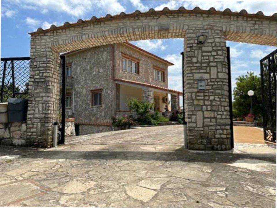 Vendita villa in zona tranquilla Vico del Gargano Puglia foto 4