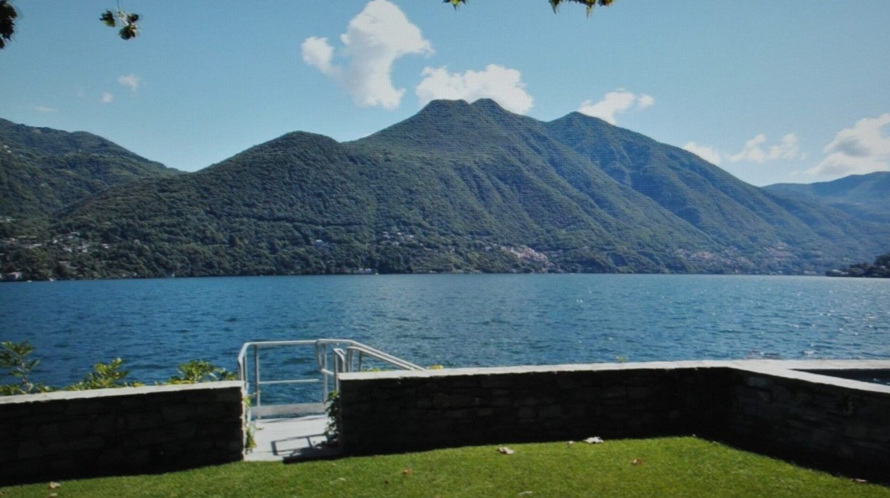 Vendita villa sul lago Brienno Lombardia foto 3
