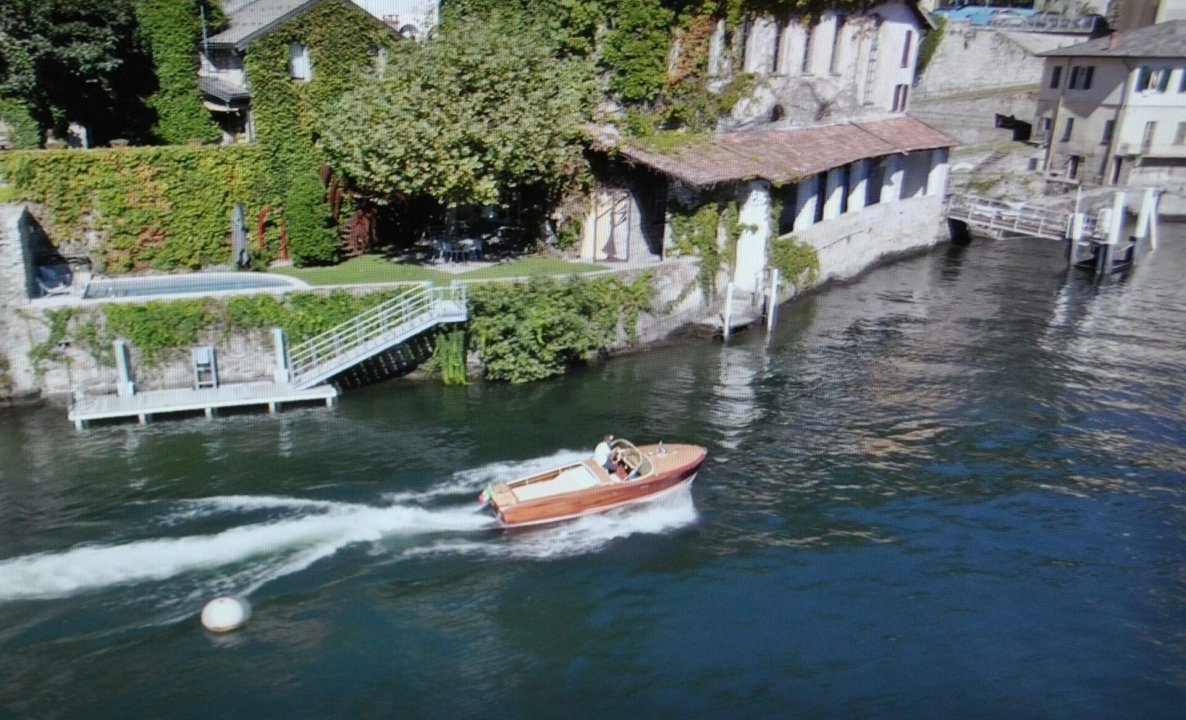 Vendita villa sul lago Brienno Lombardia foto 8
