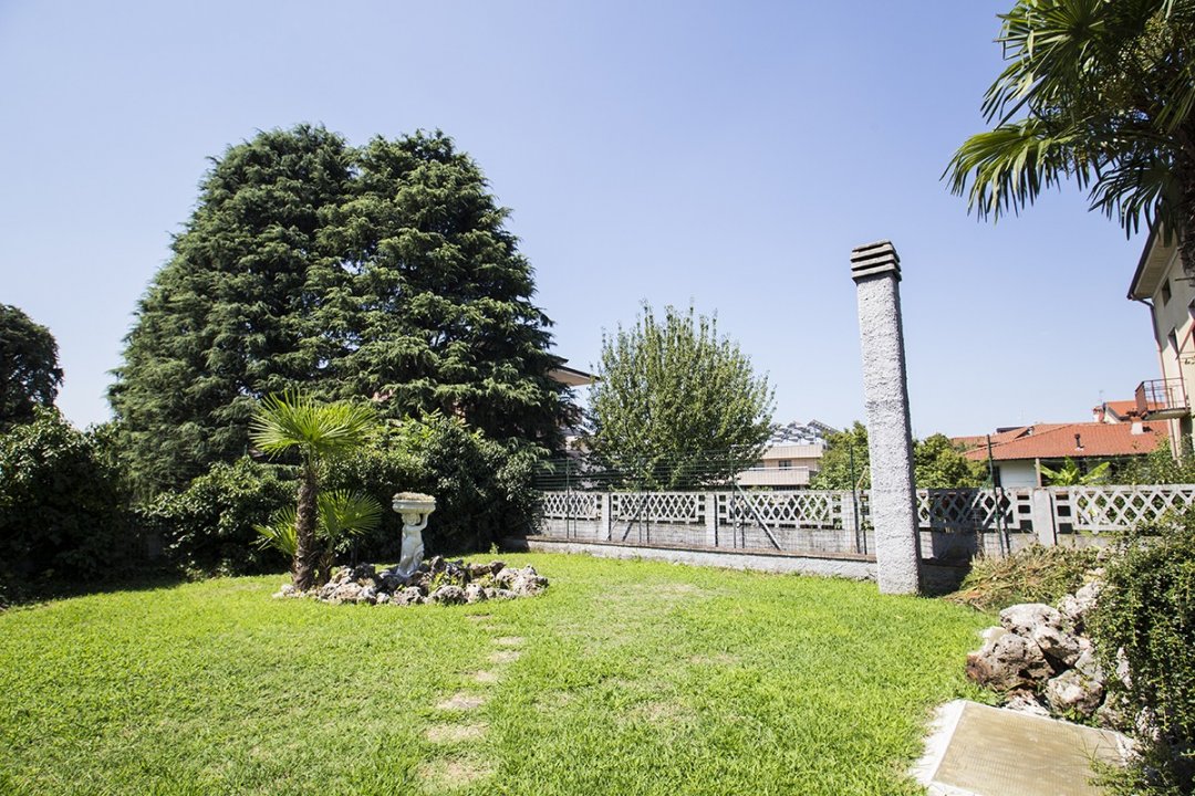 Vendita villa in zona tranquilla Giussano Lombardia foto 24