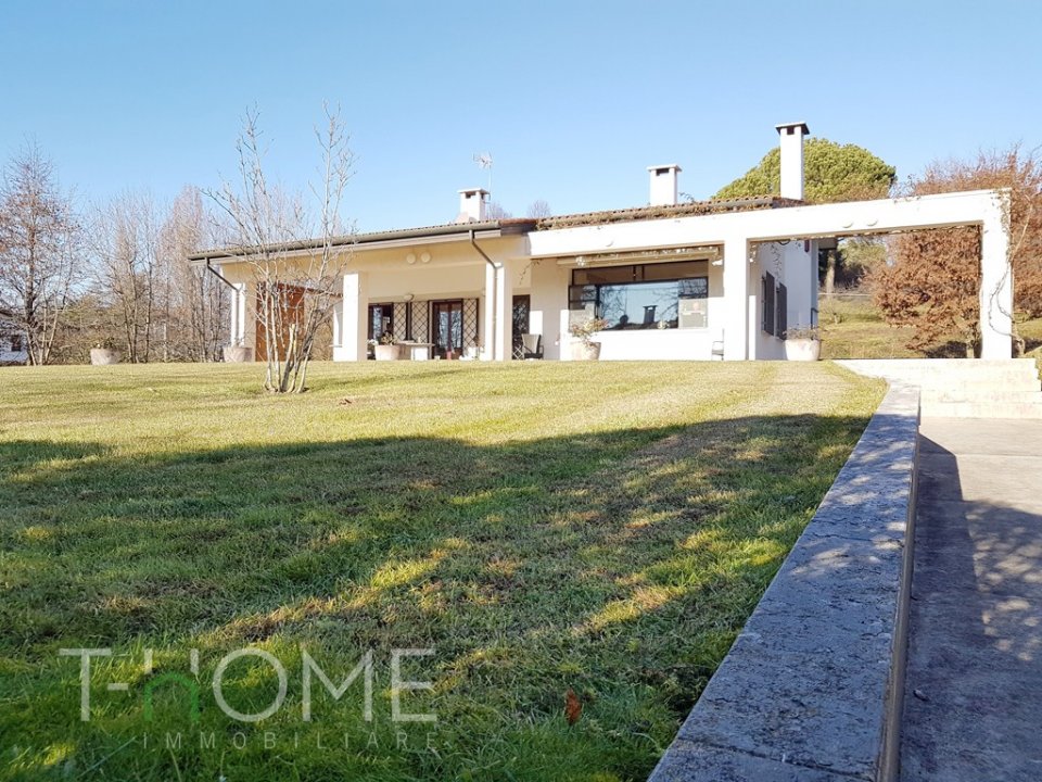 Vendita villa in zona tranquilla Romano d´Ezzelino Veneto foto 1