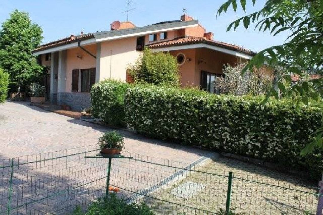 Vendita villa in zona tranquilla Roppolo Piemonte foto 3