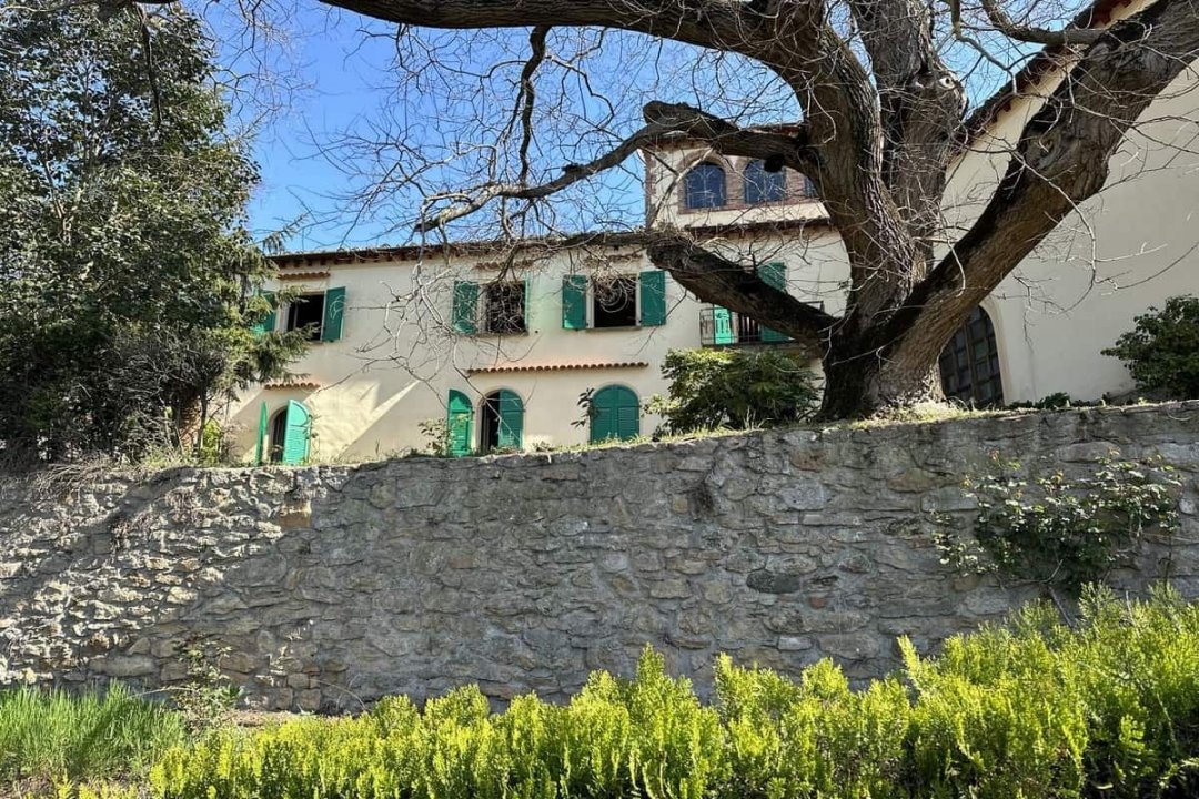 Vendita palazzo in città Volterra Toscana foto 1