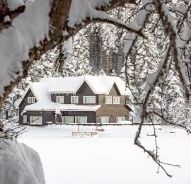 golcuk-bolu-turkey-winter-snow-landscape-tra-2024-01-02-21-48-13-utc.jpg