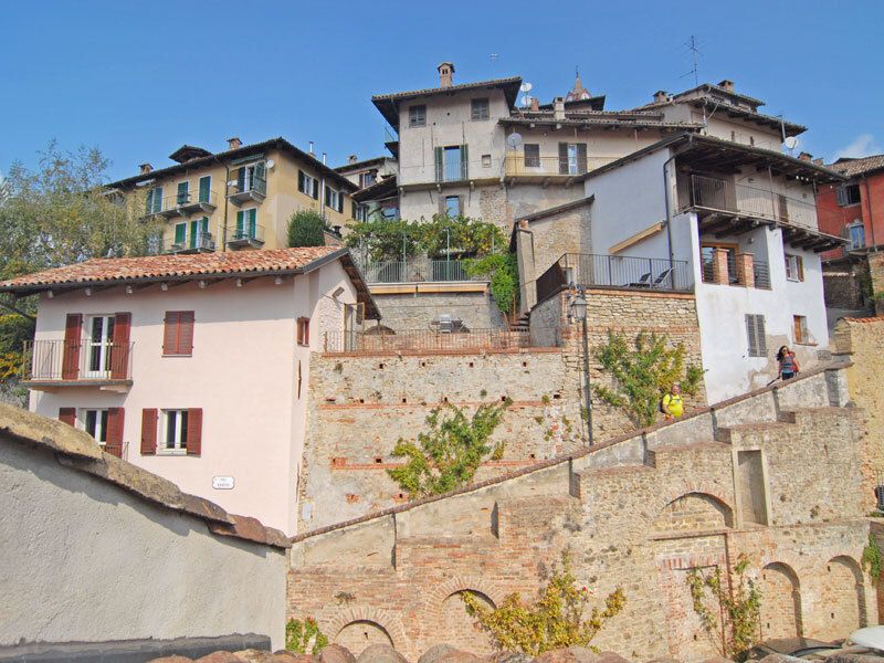 Vendita casale in zona tranquilla Monforte d´Alba Piemonte