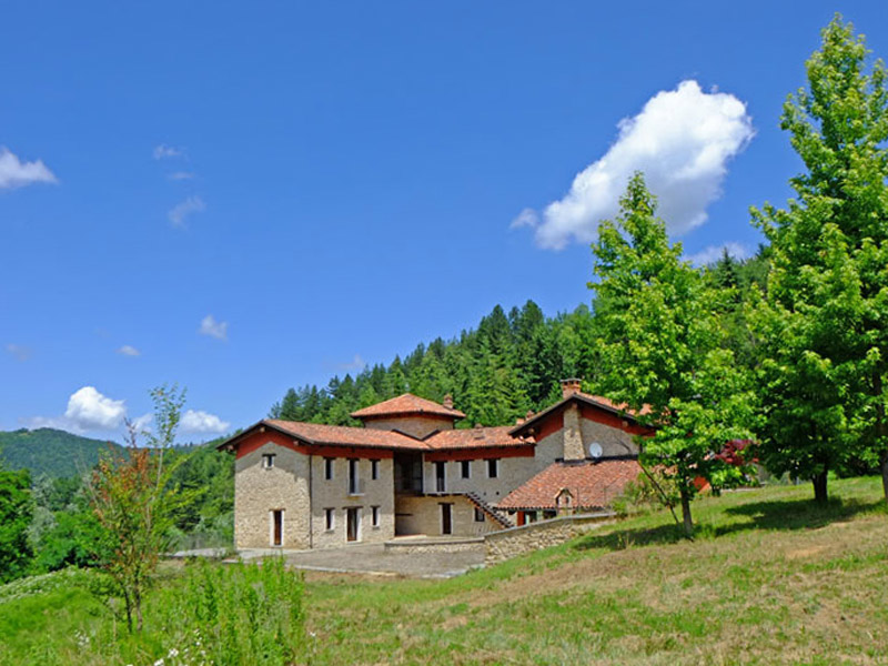 Vendita casale in zona tranquilla Niella Belbo Piemonte