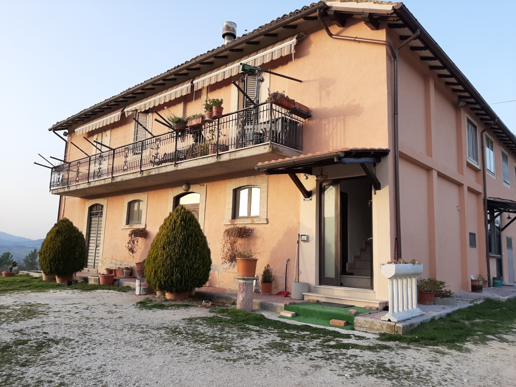 Casale Spoleto - Bellissimo immobile in zona panoramica | luxforsale.it