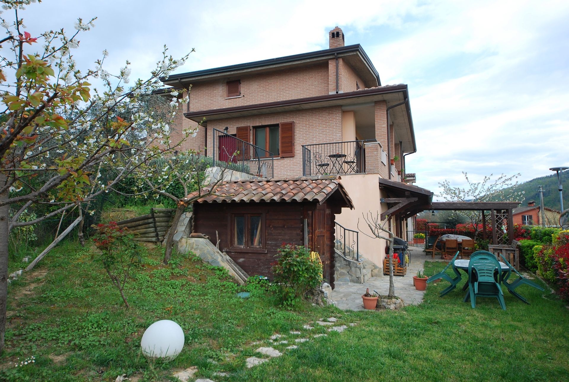 Villa in vendita a Perugia, zona tranquilla | luxforsale.it