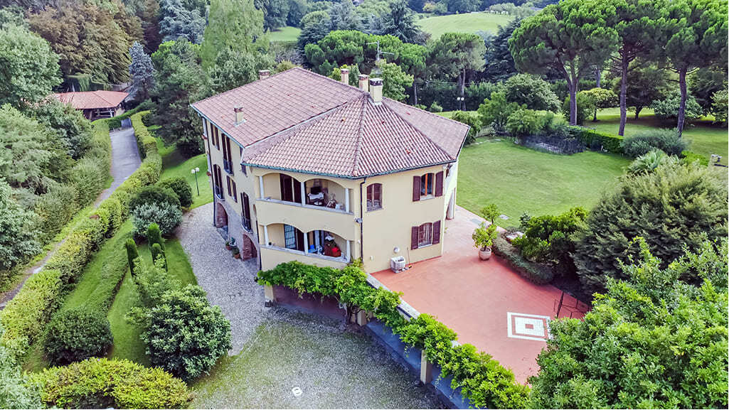 Villa in vendita a Carate Brianza | luxforsale.it