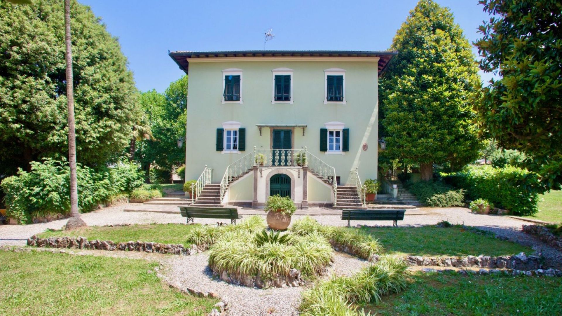 Vendita villa in  Lucca Toscana