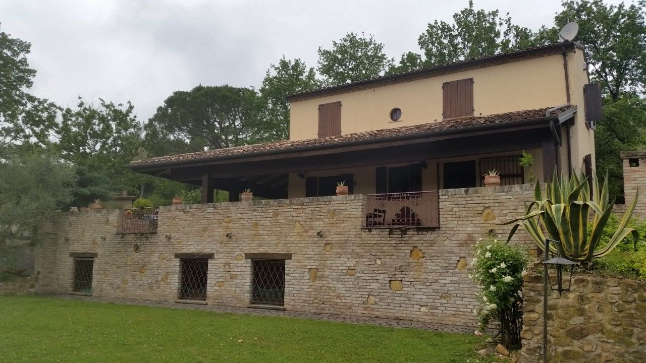 Villa in vendita a Fano, zona tranquilla con vista panoramica | luxforsale.it