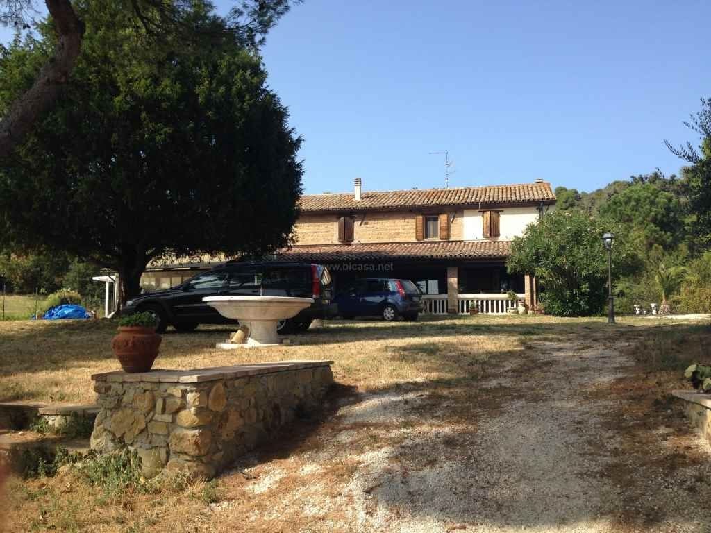 Villa in vendita a Pesaro, zona tranquilla | luxforsale.it