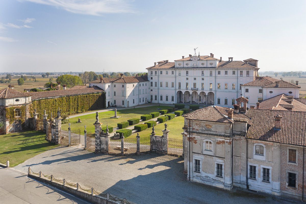 Villa storica vicino a Milano, zona tranquilla - Affreschi | luxforsale.it