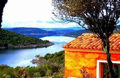 Vendita operazione immobiliare sul lago Sant´Antonio di Gallura Sardegna