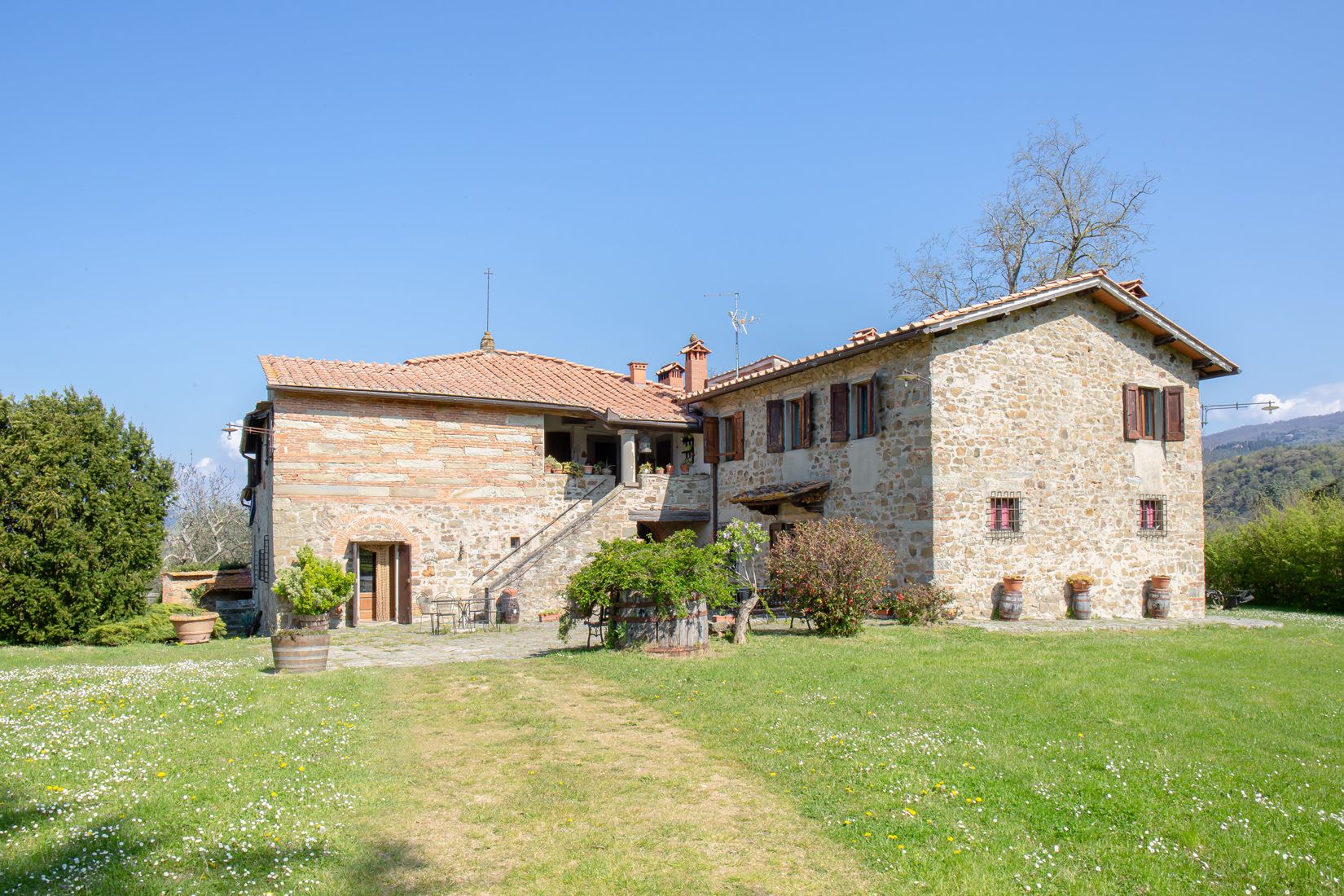 Vendita Casale Pelago, Zona Tranquilla Toscana | luxforsale.it