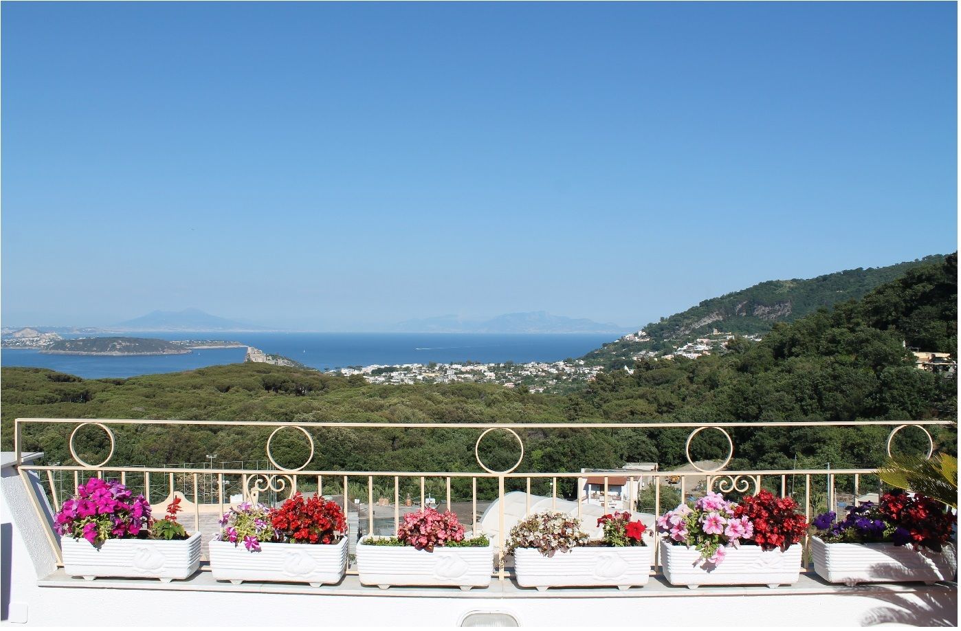 Affitto Luxury Villa with Breathtaking Views in Barano d´Ischia | luxforsale.it