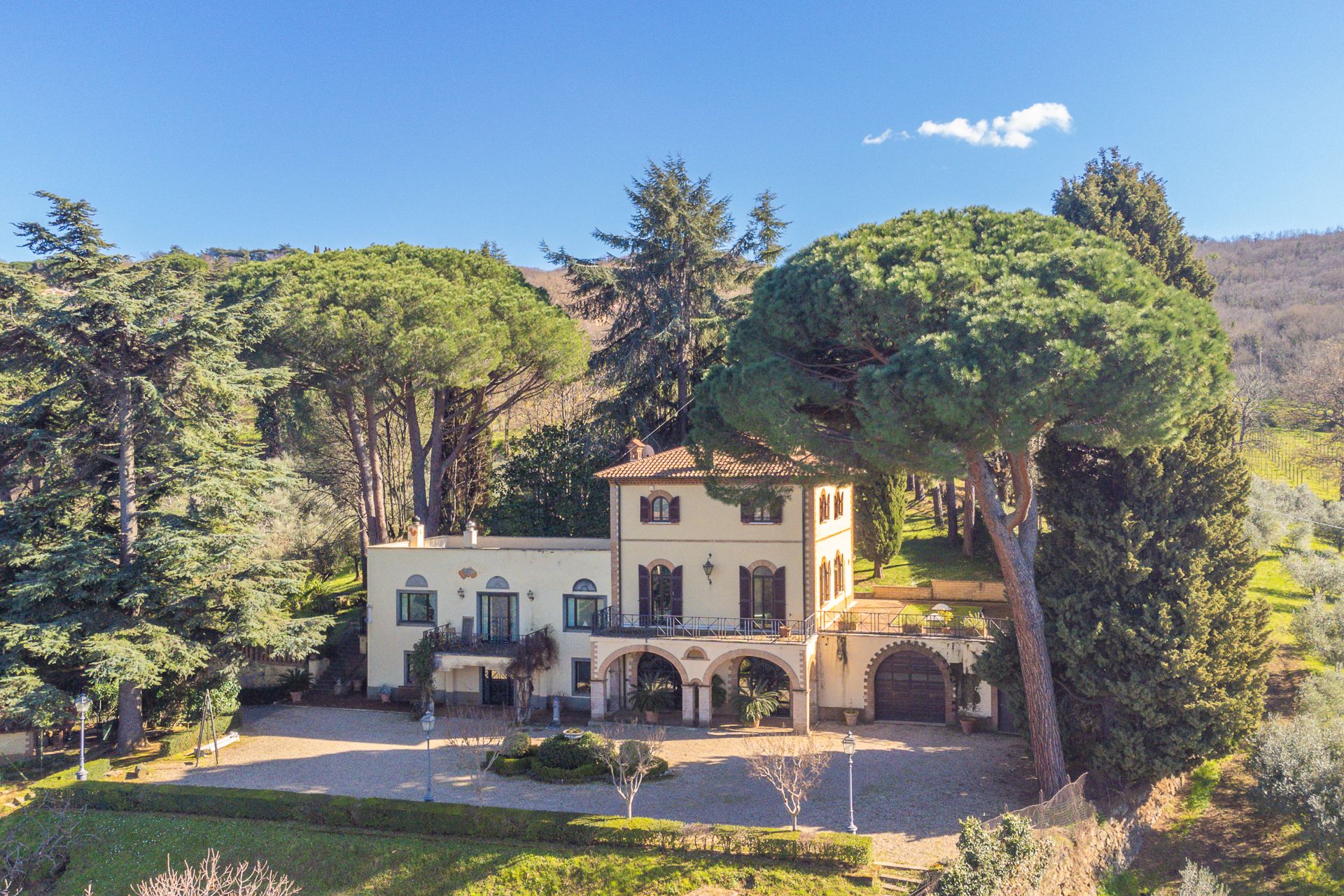 Vendita Villa Elegante Frascati, Lazio | luxforsale.it
