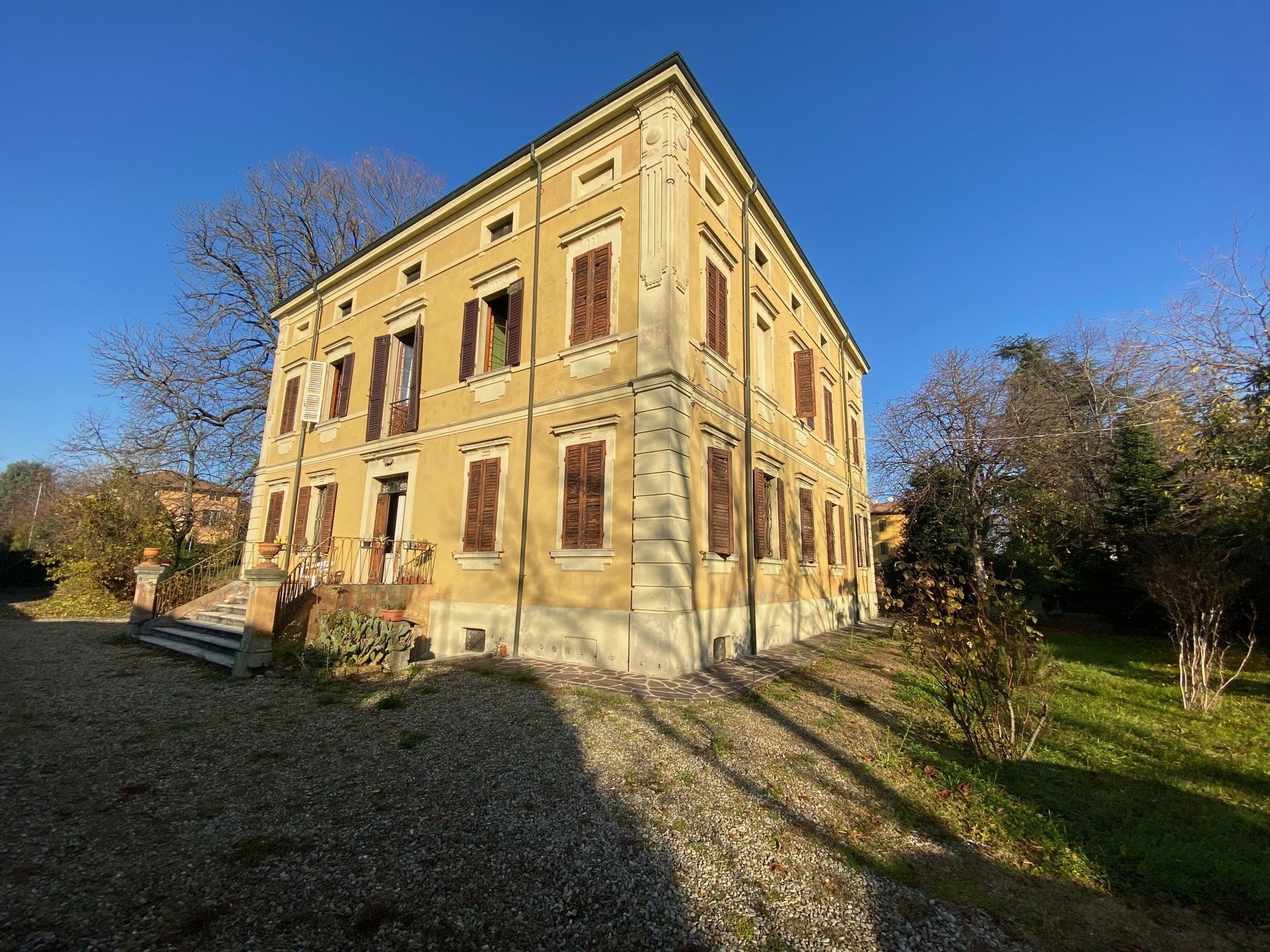 Villa in vendita a Modena, zona tranquilla, 10 minuti dal centro | luxforsale.it
