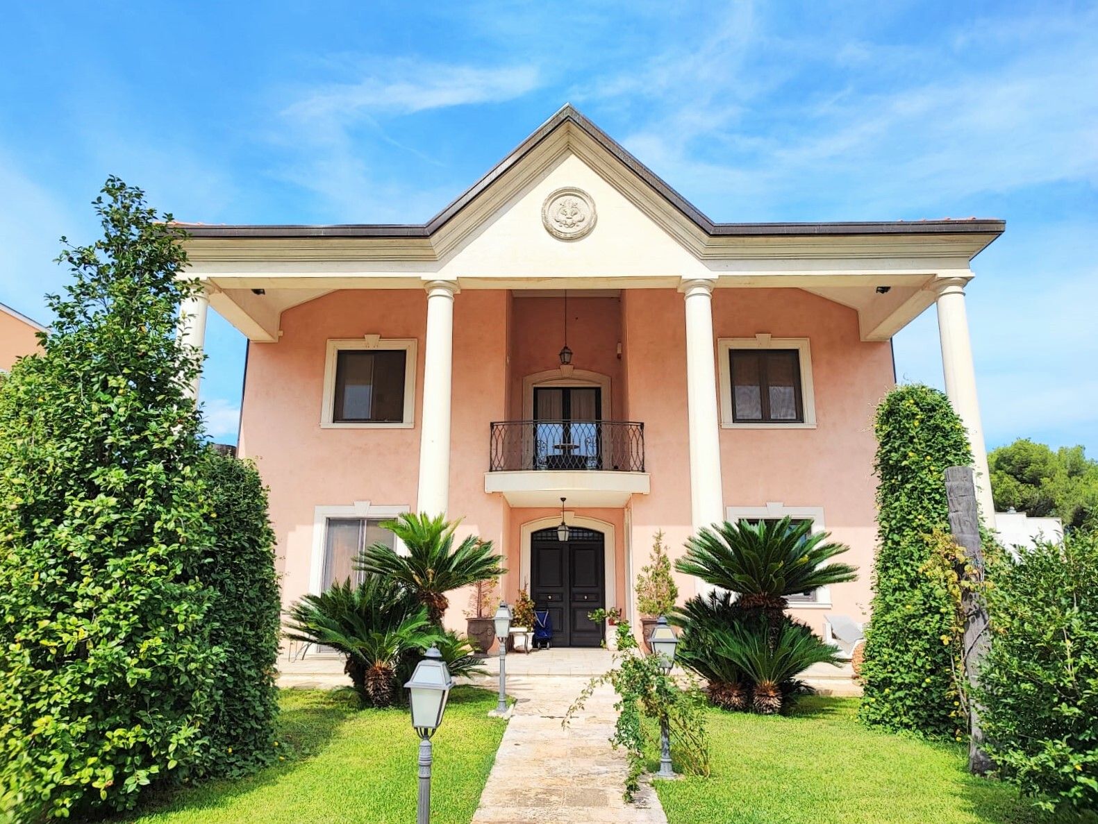 Villa Luxury in Vendita a Lecce, Zona Tranquilla | luxforsale.it