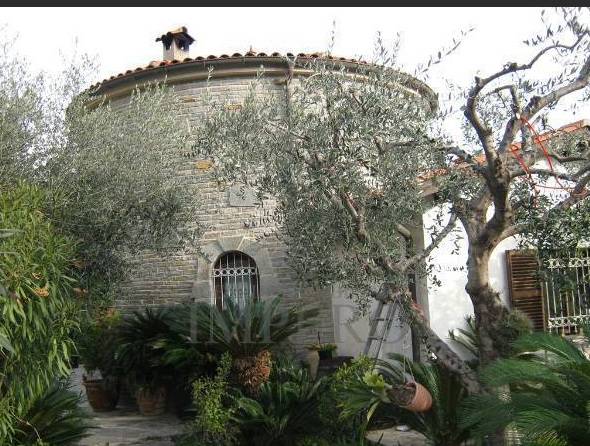 Vendita villa in zona tranquilla Ventimiglia Liguria