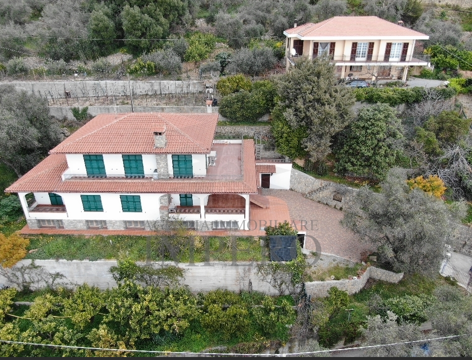 Vendita villa in zona tranquilla Ventimiglia Liguria