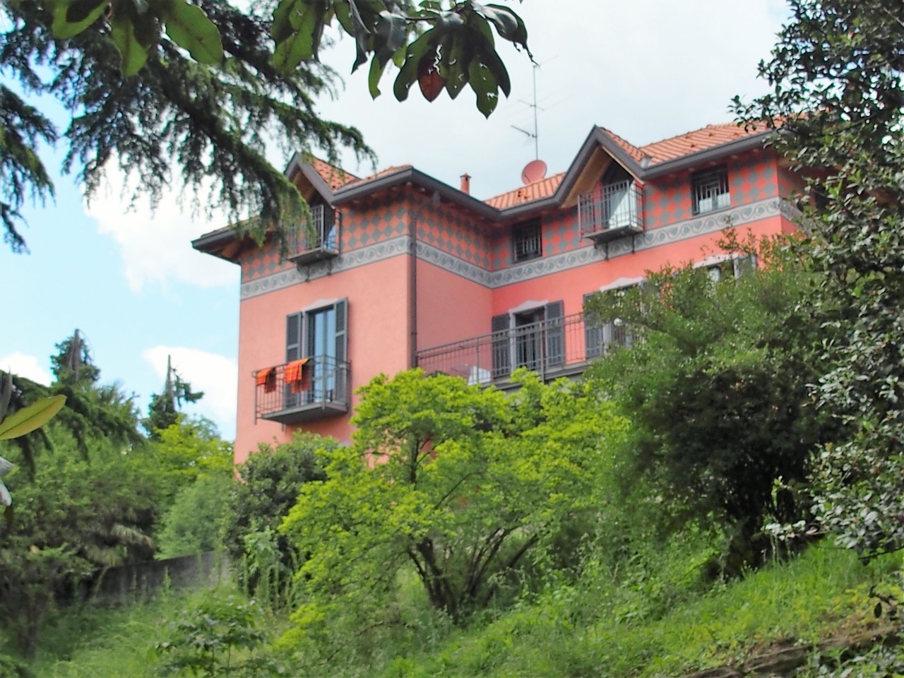 Villa in vendita a Como, zona tranquilla con parco | luxforsale.it