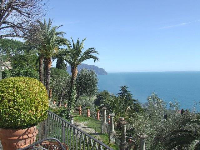 Vendita villa sul mare Genova Liguria