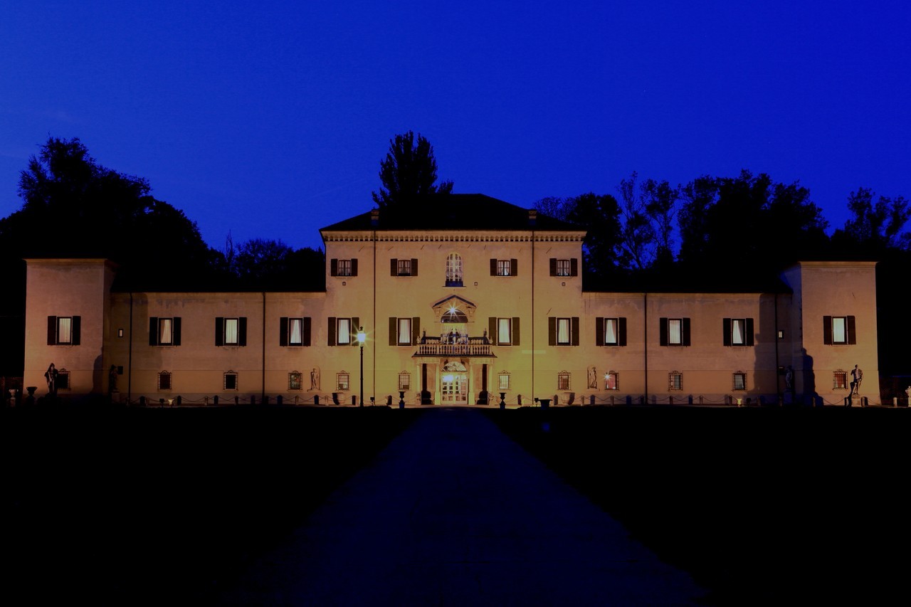 Vendita palazzo in città Reggiolo Emilia-Romagna