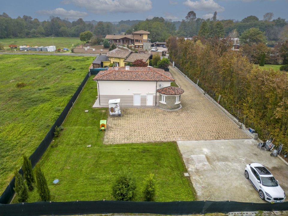 Vendita villa in città Lenta Piemonte foto 46
