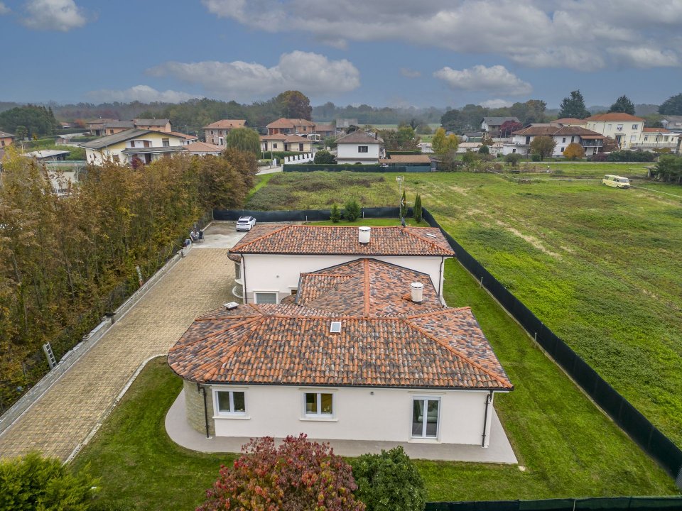 Vendita villa in città Lenta Piemonte foto 51