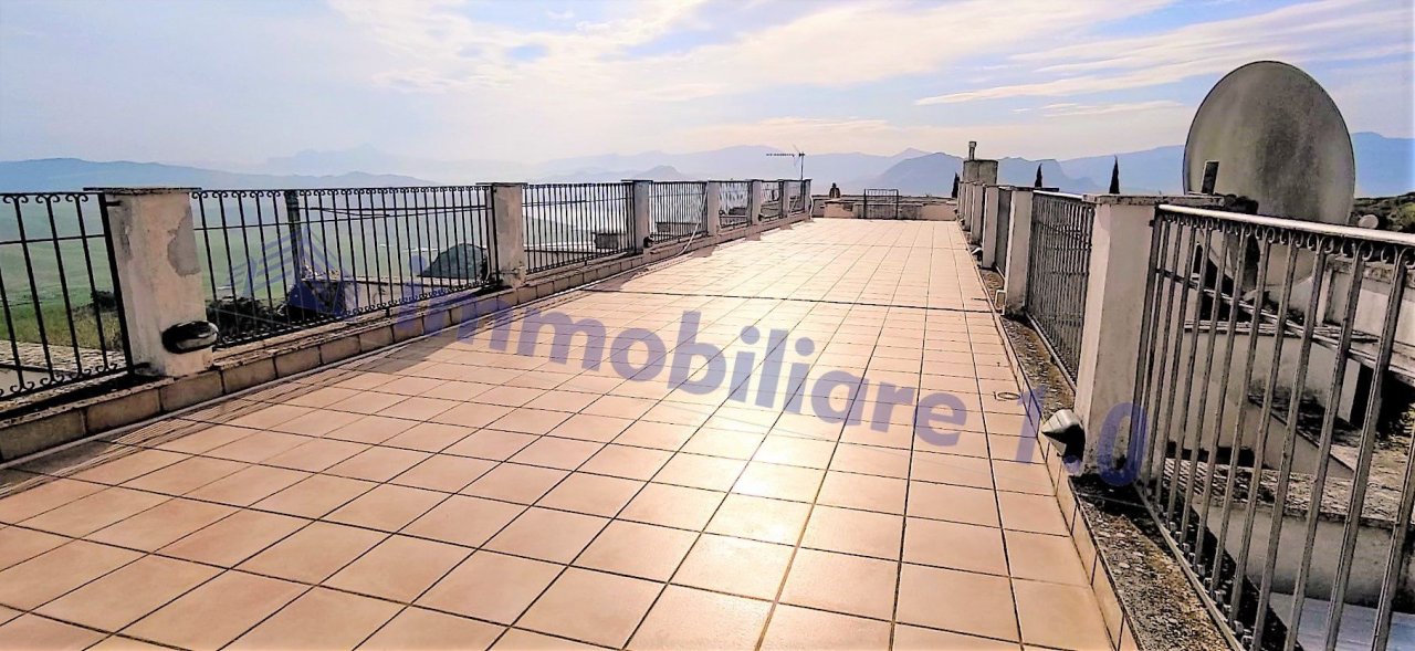 Affitto attività commerciale sul lago Roccamena Sicilia foto 44