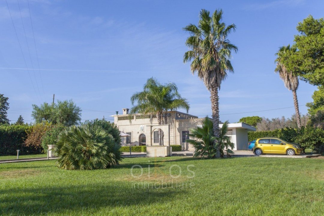 Vendita villa in zona tranquilla Oria Puglia foto 1