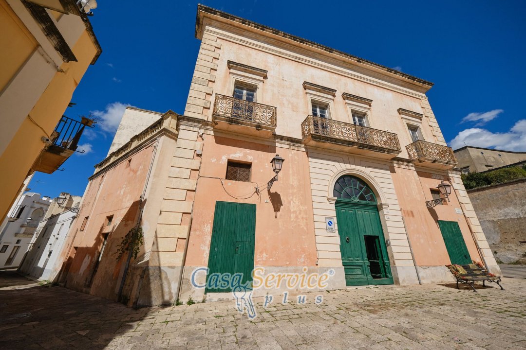 Vendita palazzo in città Parabita Puglia foto 3