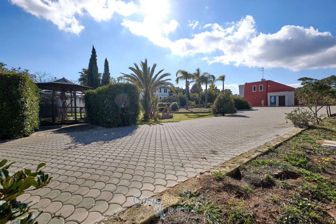 Vendita villa in città Aradeo Puglia foto 65