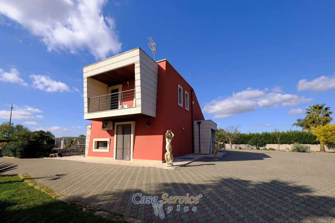 Vendita villa in città Aradeo Puglia foto 3