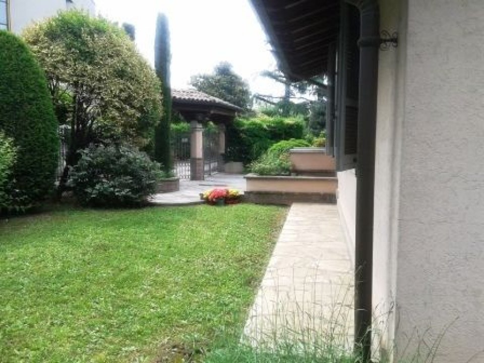 Vendita villa in città Vimercate Lombardia foto 13
