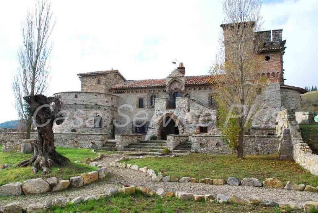 Vendita castello in campagna Todi Umbria foto 9