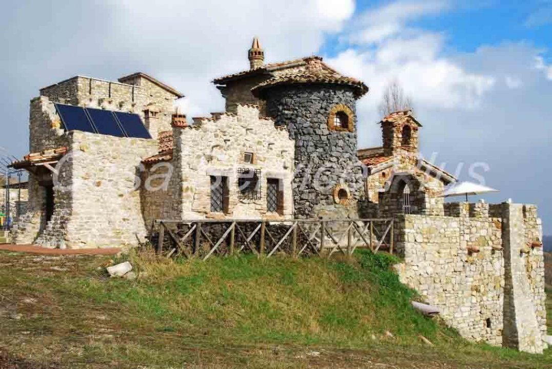 Vendita castello in campagna Todi Umbria foto 10