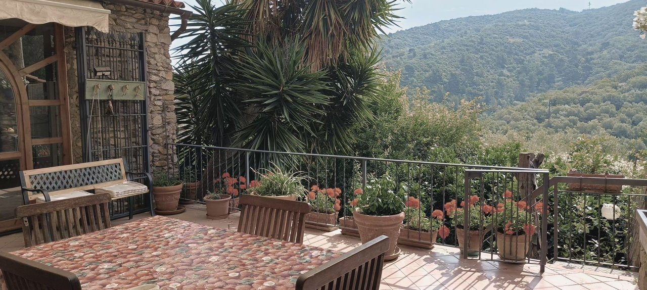 Vendita villa in zona tranquilla Albenga Liguria foto 3