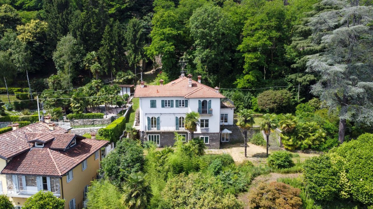 Vendita villa sul lago Stresa Piemonte foto 6