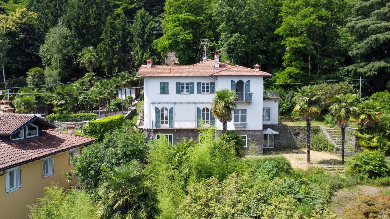 Vendita villa sul lago Stresa Piemonte foto 3