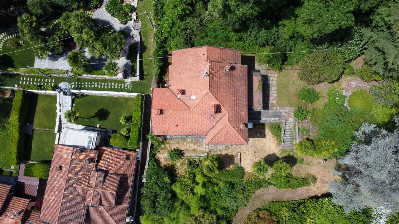 Vendita villa sul lago Stresa Piemonte foto 4