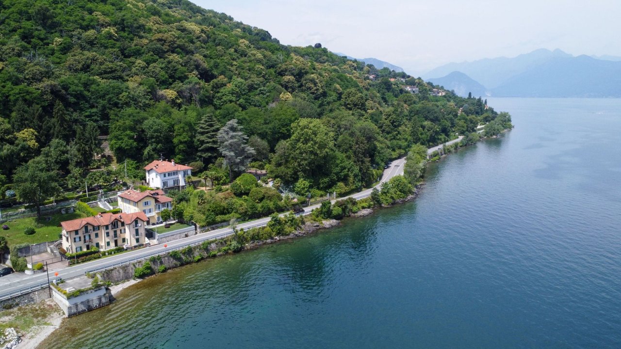 Vendita villa sul lago Stresa Piemonte foto 5