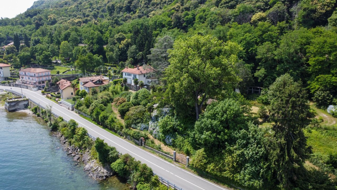 Vendita villa sul lago Stresa Piemonte foto 14