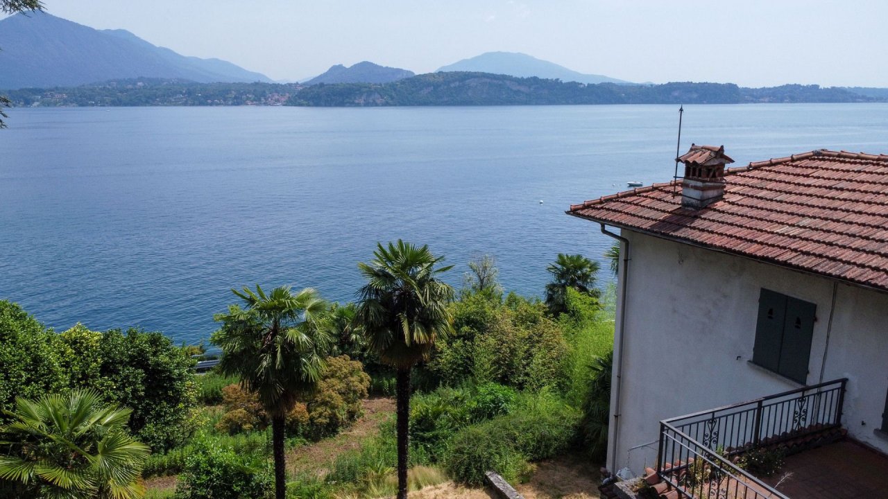 Vendita villa sul lago Stresa Piemonte foto 13