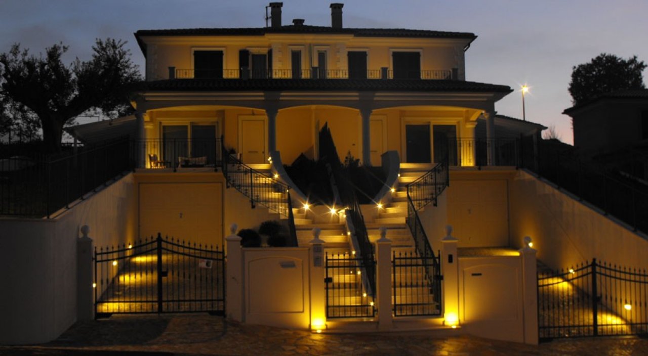 Vendita villa sul mare Porto Recanati Marche foto 1