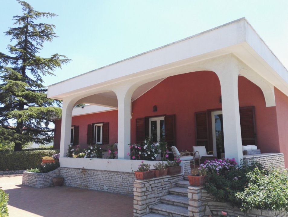 Vendita villa in città Andria Puglia foto 14