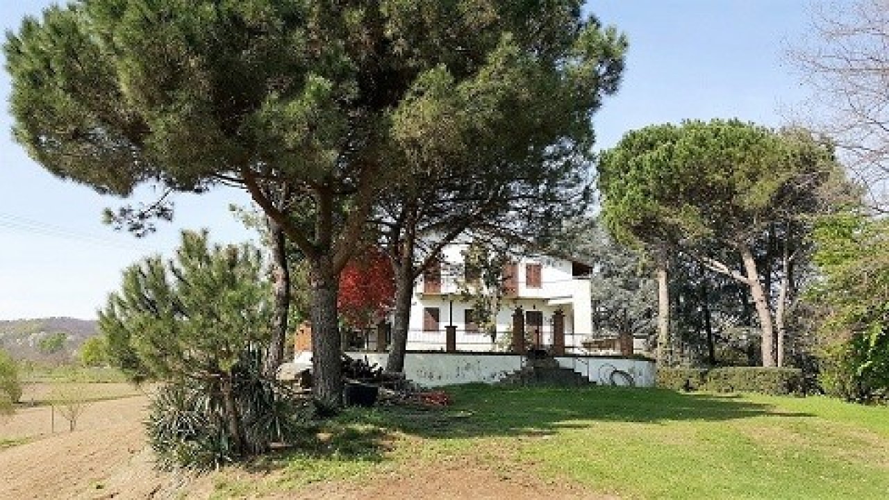 Vendita villa in zona tranquilla Salussola Piemonte foto 1