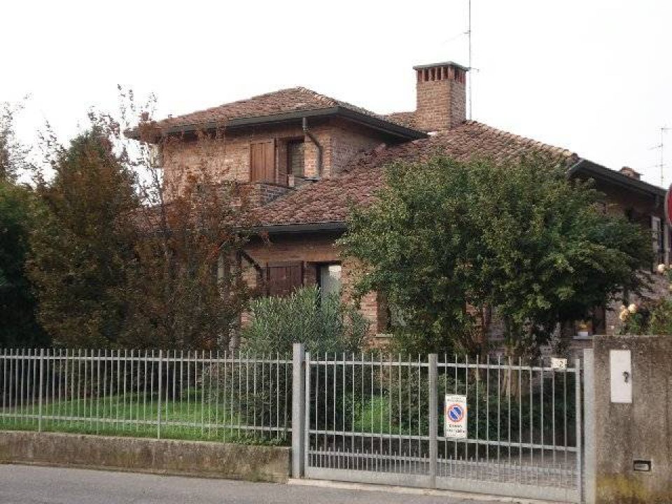 Vendita villa in zona tranquilla Crema Lombardia foto 4